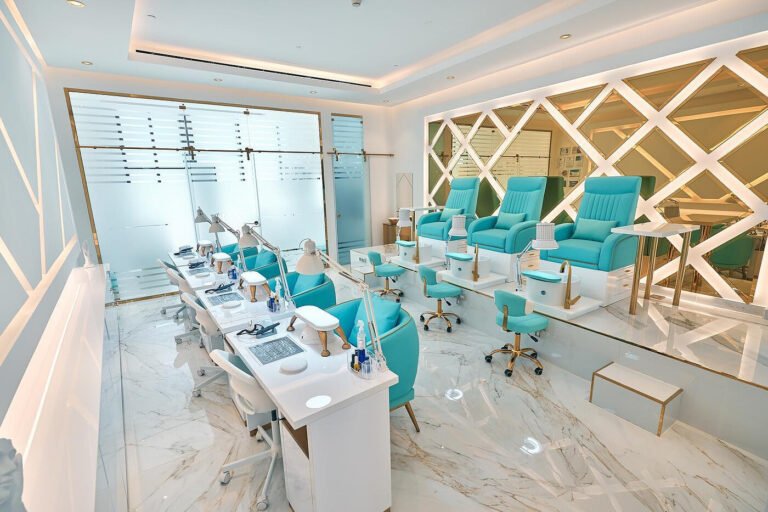 LUX Beauty Salon – Brows & Lashes, Doha