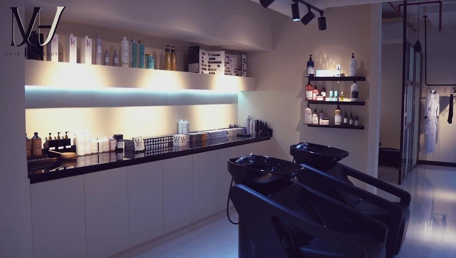 M hair and beauty, Hair in Lusail – photo 6