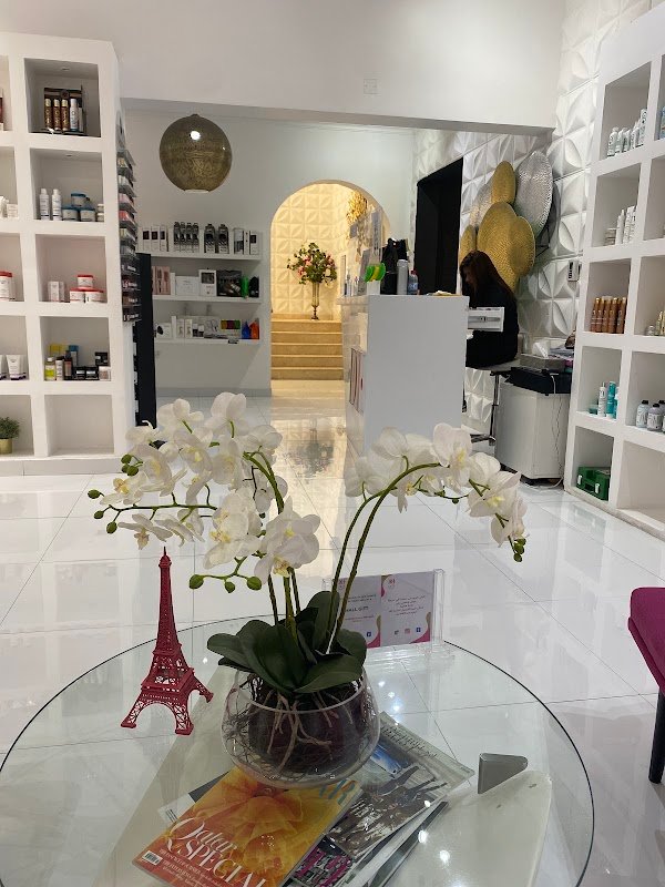 Dot Beauty Salon