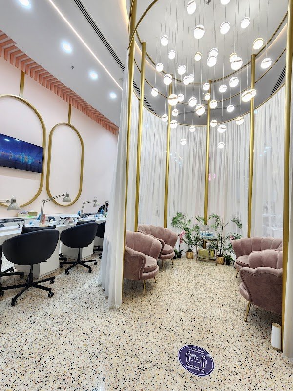 Celebrity Beauty Center – AL GHARRAFA – Hair, Doha