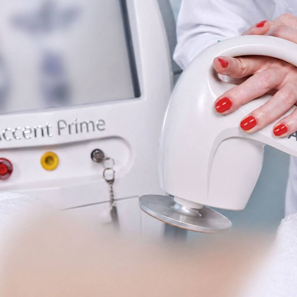 Body contouring room at The Pearl Dermatology & Laser Centre, Doha