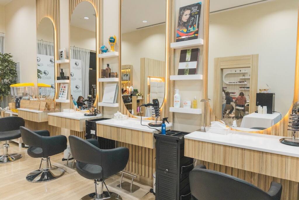 Wander Luxe Beauty Salon