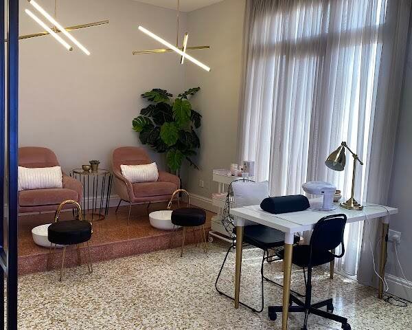 Glaze Beauty Salon – Hair