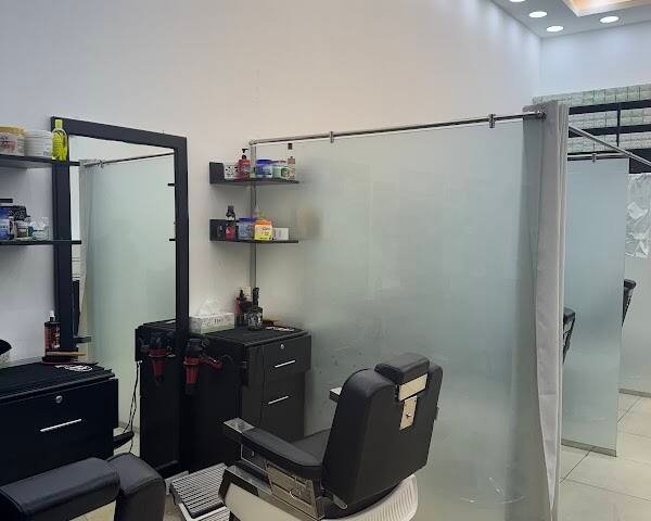 Quick Hub Salon – Men's grooming, Umm Salal