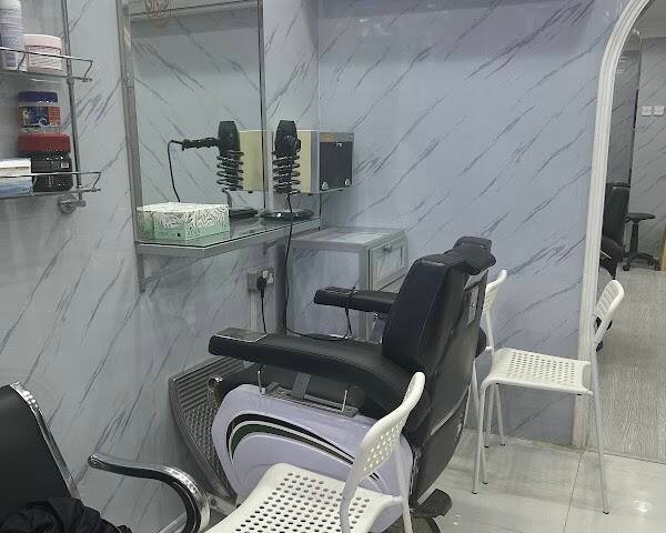 The turquoise salon and the turquoise center for body care – Men's grooming, Umm Salal