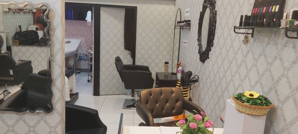 Aiza Beauty Saloon